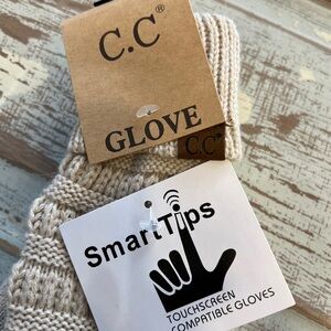 NWT C.C Soft Cream Knit Gloves